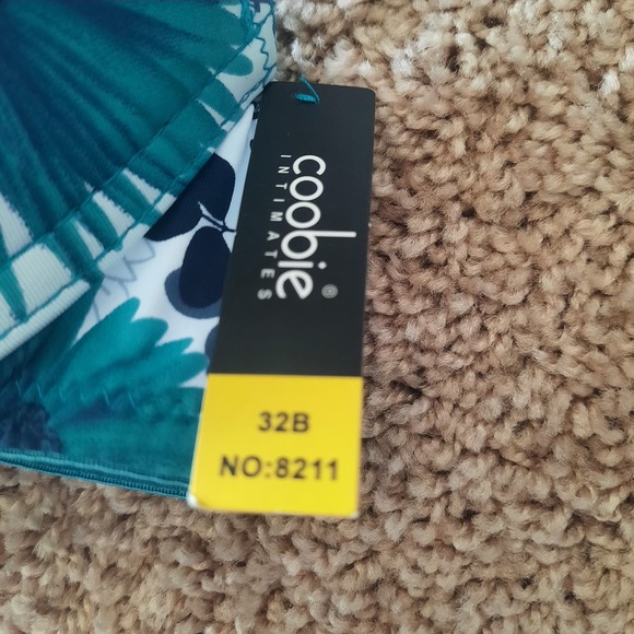 NWT Coobie 32 B Bra..  Padded Underwire, removable straps. - Picture 2 of 4